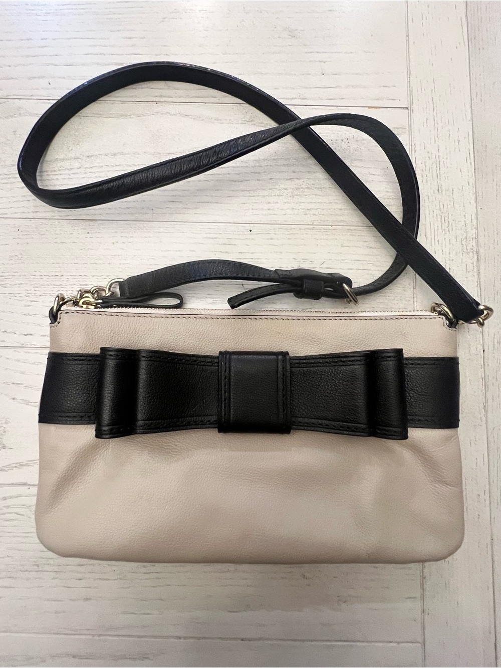 Kate Spade Leather Bow-Accent Crossbody Bag in Cream and Black